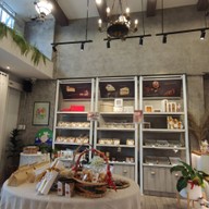 บรรยากาศ บ้านหญ้าขาว Baan Hyakhaw Cafe Coffee Bakery ศรีสมาน