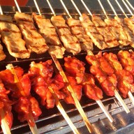 นิรินฟู๊ดข้าวเหนียว หมูปิ้ง หมูทอด & ซะป๊ะปิ้งย่างไม้ 10฿