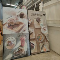 บรรยากาศ บ้านหญ้าขาว Baan Hyakhaw Cafe Coffee Bakery ศรีสมาน