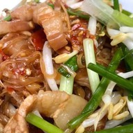 ป้าแห้ง ผัดหมี่โคราช