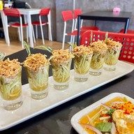 เจ๊หอย เริ่มต้น เมนูละ 29บาท ส้มตำ ยำ อาหารทะเล กุ้งแม่น้ำ หอยนางรม ทะเลดอง เมืองทอง