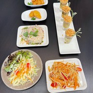 เจ๊หอย เริ่มต้น เมนูละ 29บาท ส้มตำ ยำ อาหารทะเล กุ้งแม่น้ำ หอยนางรม ทะเลดอง เมืองทอง