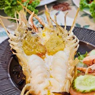 ร้านอาหารชายน้ำ(อยุธยา)