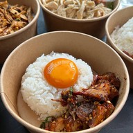 ข้าวใดใดกับไข่ดอง สาขาข้าวกล่องรสเผ็ด