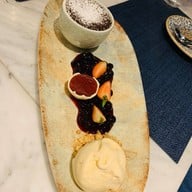 ศรีวรา บิสโทร แอนด์ คาเฟ่