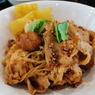 เมนูของร้าน ชามก๋วยเตี๋ยวเส้นคลุก บางนา