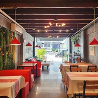 บรรยากาศ 1992 Eaterium