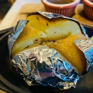 ศรีวรา บิสโทร แอนด์ คาเฟ่