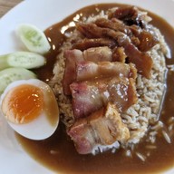 เมนูของร้าน ต้นข้าวคาเฟ่ x เหลี่ยวเจริญ x พิซซ่าปาปาโจ ศรีนครินทร์