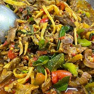 ข้าวแกงคุณเอ๋ ตลาดสดพัฒนาการ