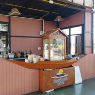 บรรยากาศ Poonphol Coffee House
