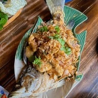 Sri Trat Restaurant & Bar Sri Trat