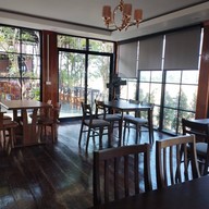 บรรยากาศ Poonphol Coffee House