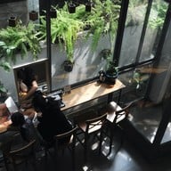 บรรยากาศ the canary cafe