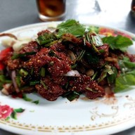 เจ้แดงหมูจุ่ม ลาดหญ้า หน้าธนาคารไทยพาณิชย์ ลาดหญ้า