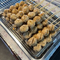 ลูกชิ้นปิ้งนายตรี(บ้านฟาโรห์) หมู่บ้านพระปิ่น3