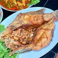 ครัวศักรินทร์ฟาร์ม