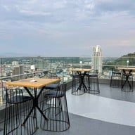 Silver Moon Rooftop Bar Novotel Sriracha & Koh Si Chang Marina Bay