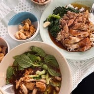 เจ๊หมวยก๋วยเตี๋ยวไก่มะระ เมืองทองธานี