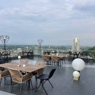 Silver Moon Rooftop Bar Novotel Sriracha & Koh Si Chang Marina Bay