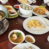 เมนูของร้าน อ่าวทะเลซีฟู้ด บางเสร่