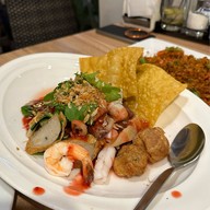 แม่ศรีเรือน เลียบทางด่วนเอกมัย-รามอินทรา