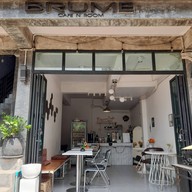 บรรยากาศ Brume Cafe N' Room