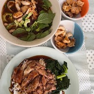 เจ๊หมวยก๋วยเตี๋ยวไก่มะระ เมืองทองธานี