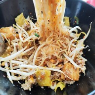 เจ๊จูนก๋วยเตี๋ยวต้มยำxหมูทอดในตำนาน ท่าอิฐ