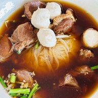 เลิศโอชา เนื้อตุ๋น หมูตุ๋น (หน้าอู่สมาน)