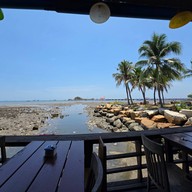 บรรยากาศ เรือนน้ำซีฟู๊ด ศรีราชา