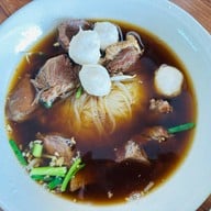 เลิศโอชา เนื้อตุ๋น หมูตุ๋น (หน้าอู่สมาน)