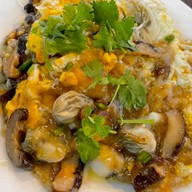 อีส้ม อีสานแซ่บ แจ่วฮ้อน หมูกระทะ ลานจอดรถเดียวกับ12บาร์