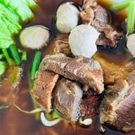 เลิศโอชา เนื้อตุ๋น หมูตุ๋น (หน้าอู่สมาน)