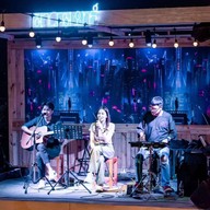 อีส้ม อีสานแซ่บ แจ่วฮ้อน หมูกระทะ ลานจอดรถเดียวกับ12บาร์