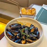 เมนูของร้าน Préf Café & Bar Sathon 11