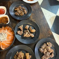หมีไรกิน บุฟเฟต์ปูไข่ดอง 599 สัมมากร รามคำแหง 110