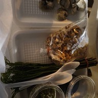 เมนูของร้าน ลุงบอยป้ารัตน์ หอยนางรมสด พัทยา หาดจอมเทียน