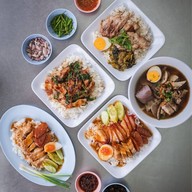 ข้าวหมูแดงหมูกรอบราชบุรี