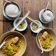 เมนูของร้าน ข้าวซอยนิมมาน
