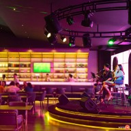 De' Club Pub & Restaurant