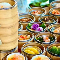 เพชรรัตน์ ติ่มซำ น่านนคร