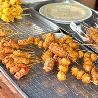 ร้านลูกชิ้นทอดเจ้ดัว