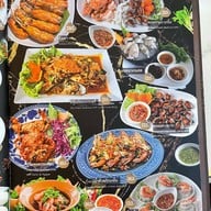 เฮงเฮ้าส์ Heng house food coffee &studio