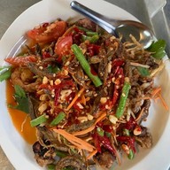 ร้านอาหารลานแลเล แอนด์แคมป์ปิ้ง ผาแดง หาดทรายรี