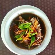 ร้านอาหารลานแลเล แอนด์แคมป์ปิ้ง ผาแดง หาดทรายรี