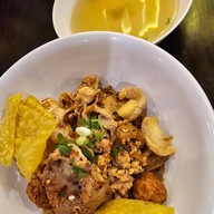 เมนูของร้าน ชามก๋วยเตี๋ยวเส้นคลุก บางนา