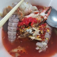 เจ๊เพ็ญเย็นตาโฟปูกั้ง วัดไผ่ล้อม(ต้นตำรับ) ตั้งอยู่ที่วัดไผ่ล้อม