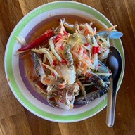 ร้านอาหารลานแลเล แอนด์แคมป์ปิ้ง ผาแดง หาดทรายรี