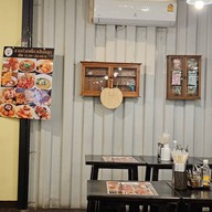 บรรยากาศ ชามก๋วยเตี๋ยวเส้นคลุก บางนา